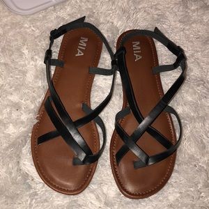 Black Strappy Cross sandals